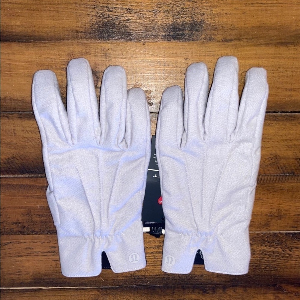 NWT Lululemon City Keeper Gloves​​​​​